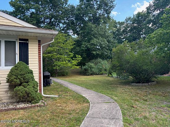 3rd image of 9 Wintergreen Lane #B