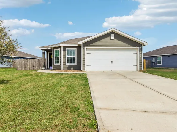 8006 Distant Harbor Rd, Cove, TX 77523