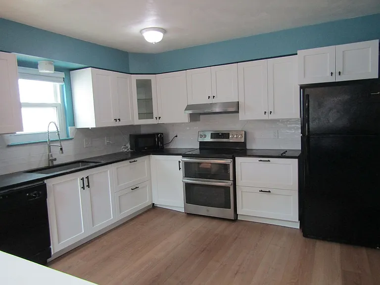 1884 Eunice Ct — Photo 9