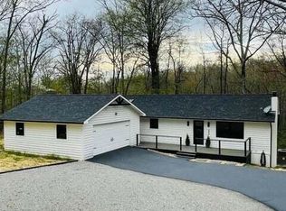 309 Linger Lake Dr, Crossville, TN 38571