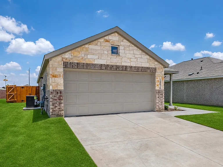 15016 Reyes Rd — Photo 3
