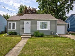 641 9th St, Menasha, WI 54952