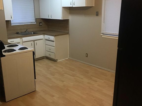 3rd image of 15441 Leona Dr