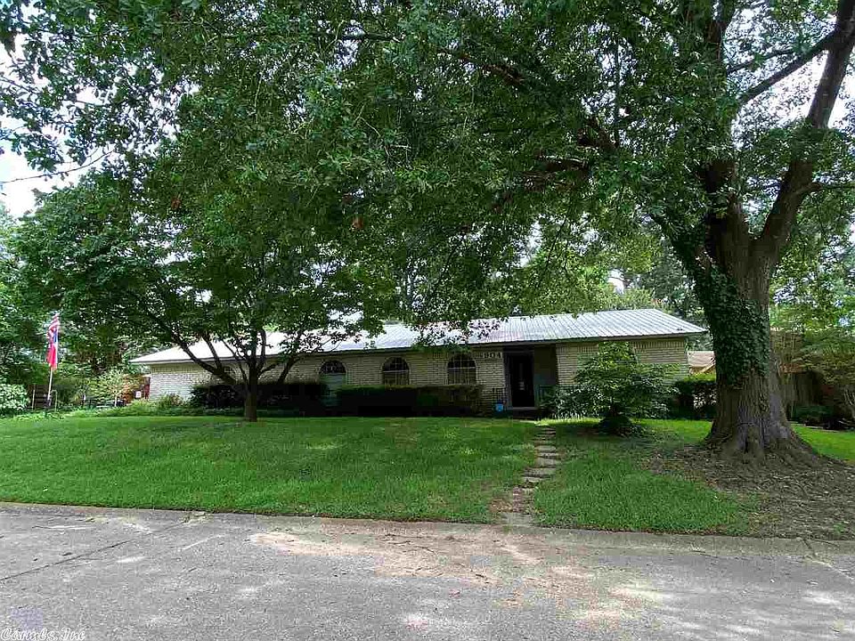 1st image of 904 Elaine Dr