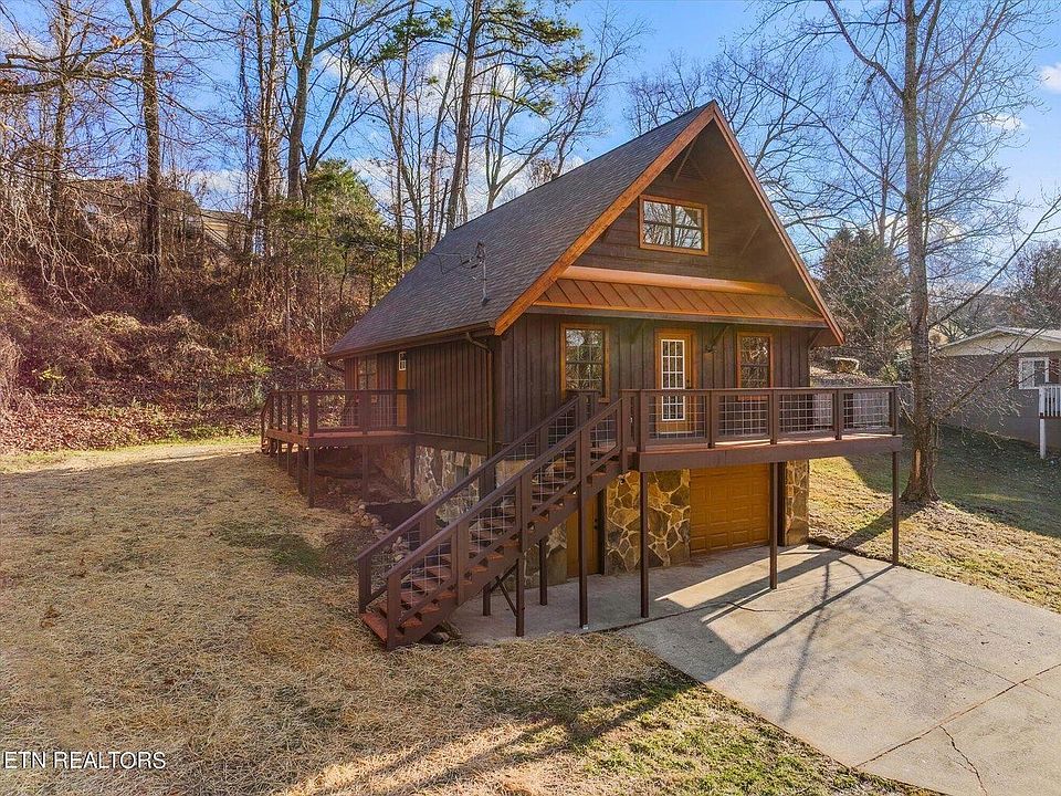 1st image of 729 Dogwood Dr