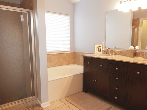 3rd image of 212 Dandridge Dr