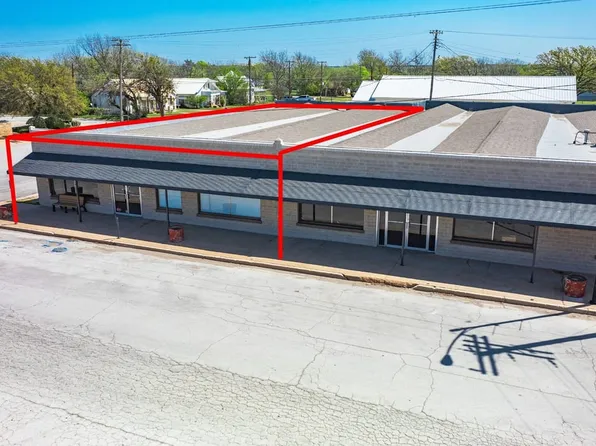 128 N Church St, Jacksboro, TX 76458