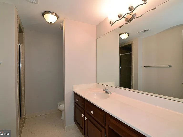 10200 Aspen Willow Dr — Photo 48