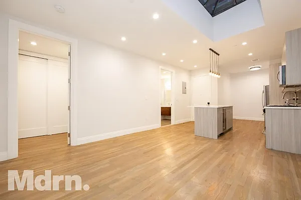 Rented by Living New York | media 17