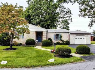 49 Pfeiffer Ln, New Oxford, PA 17350