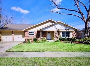 15727 Wandering Trl, Friendswood, TX 77546