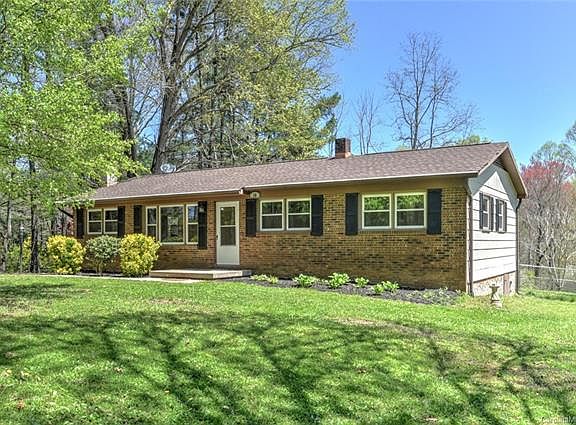 2nd image of 16 Cozy Acres Ln