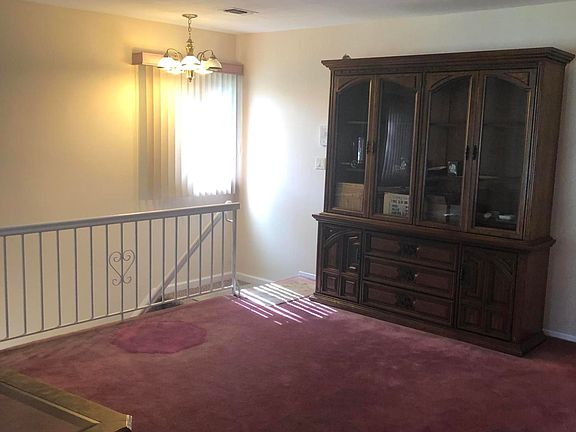 3rd image of 864 Rossville Ave
