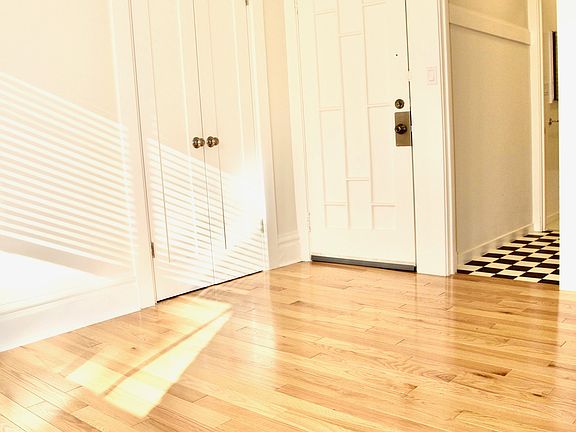 2nd image of 711 Leavenworth St APT 25