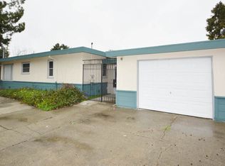 2500 Ellerhorst St, Pinole, CA 94564