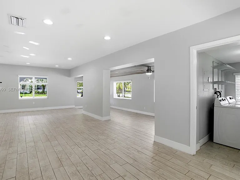6511 SW 44th St — Photo 12