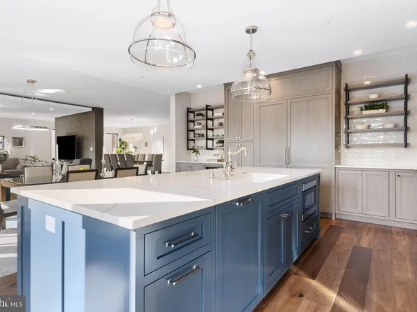 427 E Lancaster Ave #2201, Wayne, PA 19087