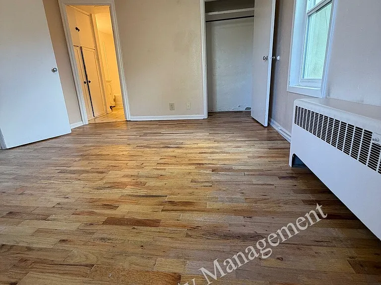 319 1/2 7th Ave — Photo 12