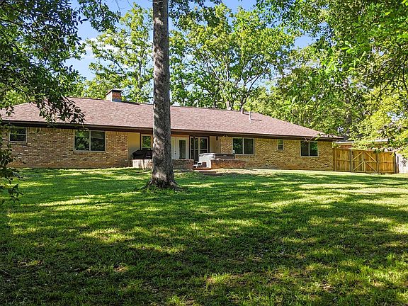 5th image of 2225 Heather Ln