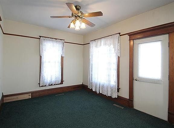 4th image of 1309 Elm Ave