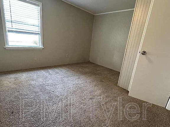 5th image of 427 Turkey Creek Dr