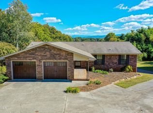1516 Scenic Dr, Maryville, TN 37803