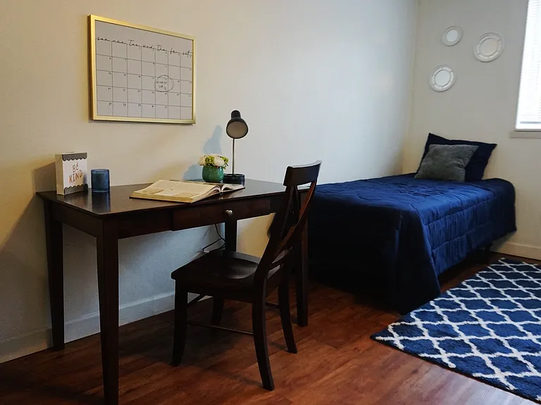 140 E Foster Ave #102 — Photo 3