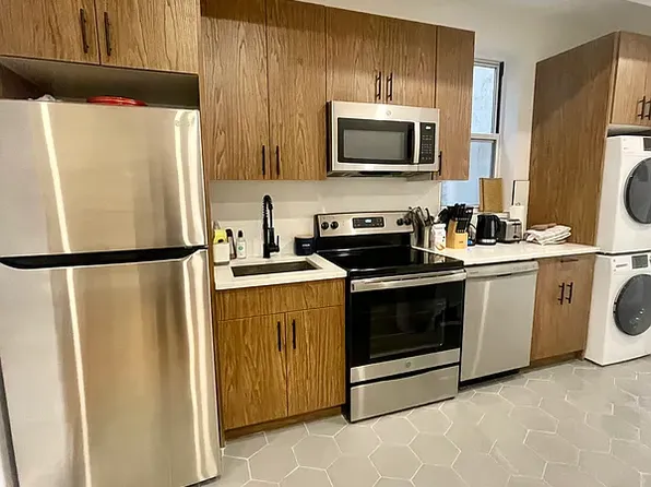397 Stanhope St #1, Brooklyn, NY 11237