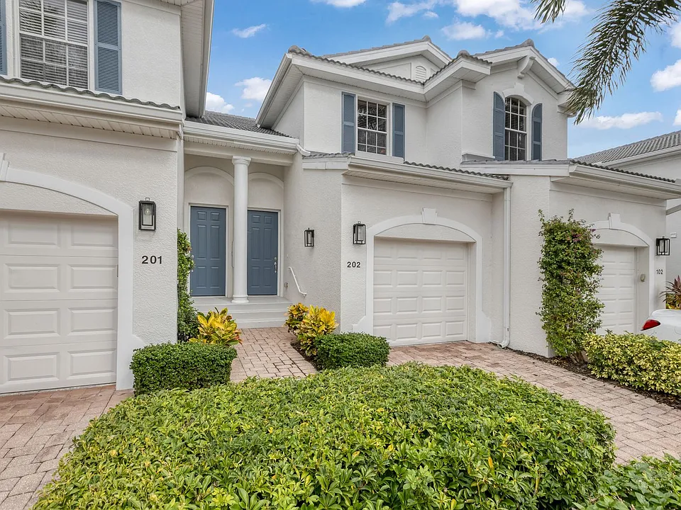 12866 Carrington Cir #202