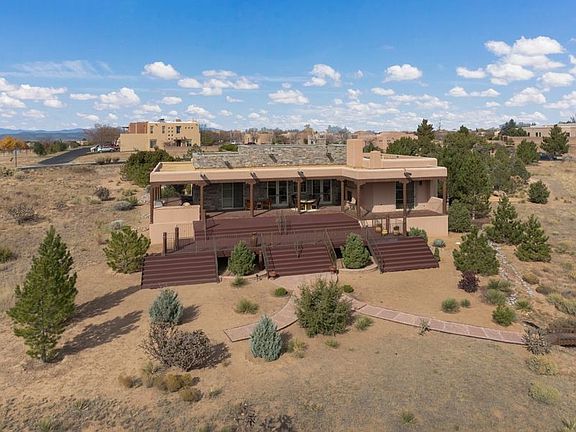 2nd image of 33 E Saddleback Mesa