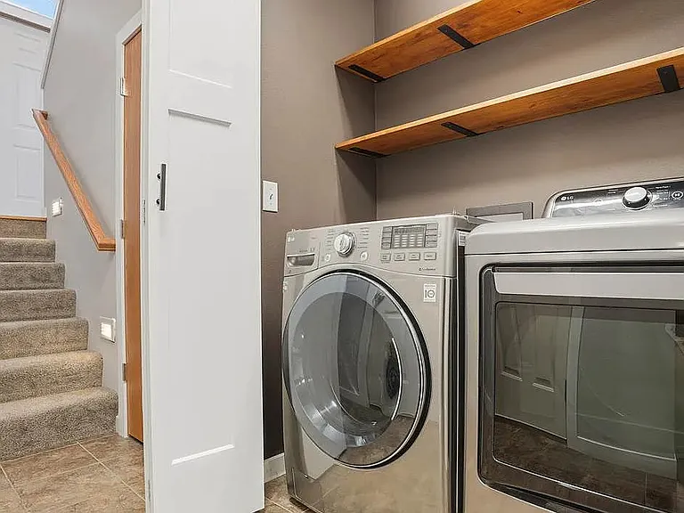 295 Hickory Ct — Photo 22