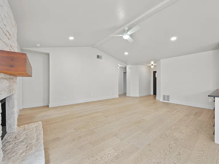 8708 Huebinger Pass — Photo 7