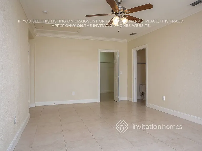 10900 SW 42nd St — Photo 8