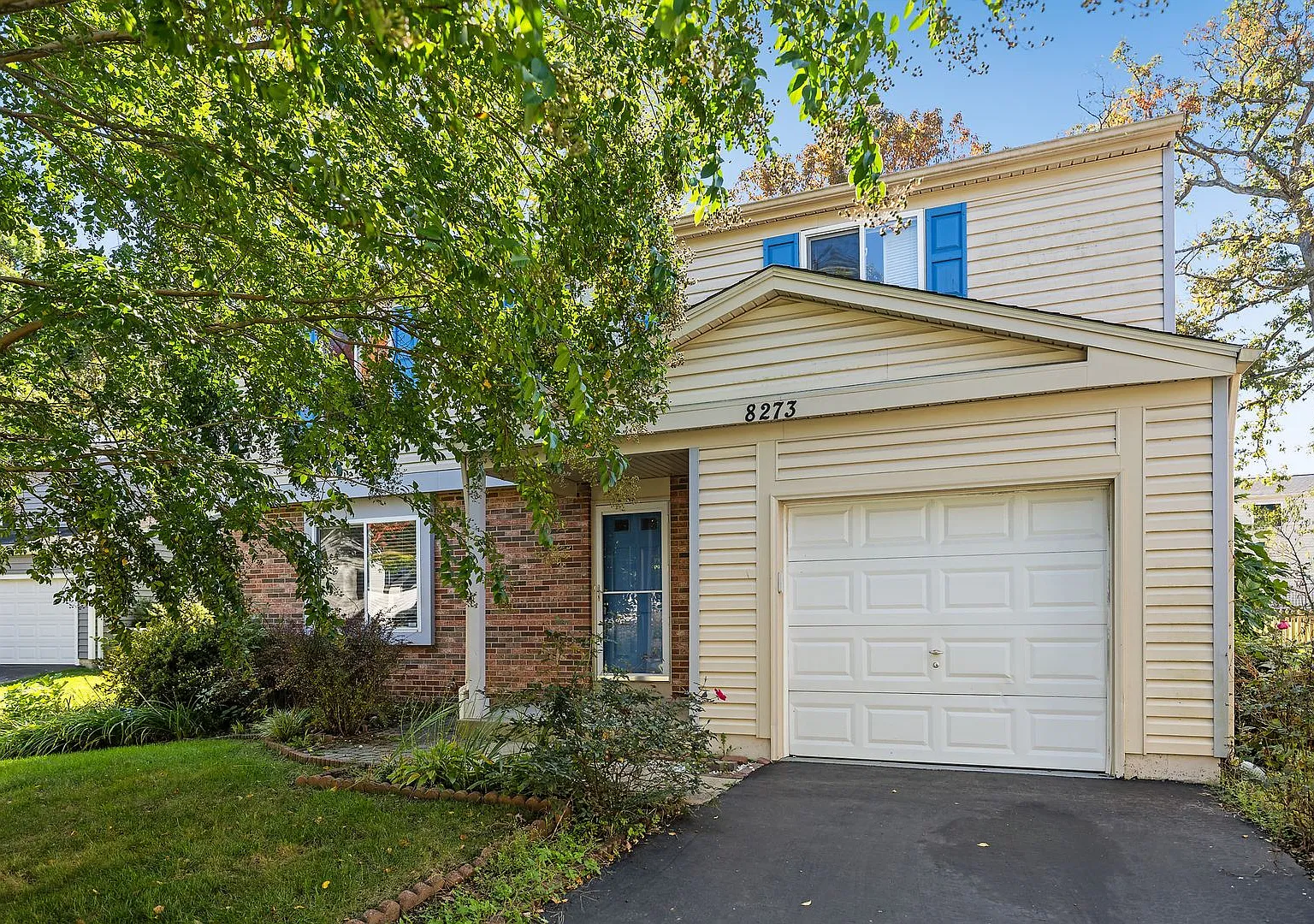 Sunlit Colonial with Fenced Backyard, Deck & Finished Basement in Newington Forest — Photo 1