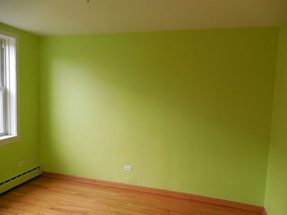2nd image of 2441 W Farragut Ave APT 2A