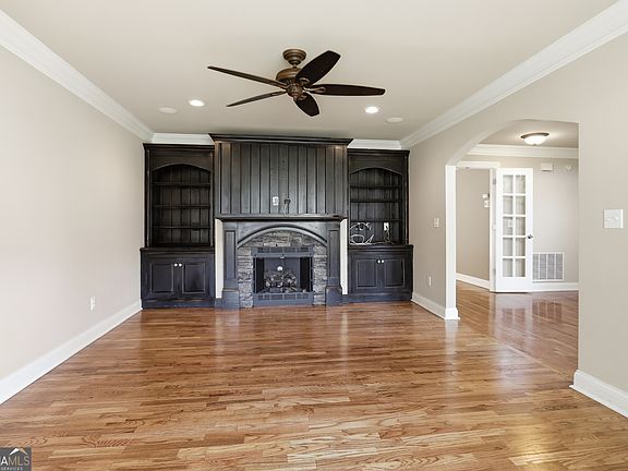 5th image of 2416 Westport Cir SW