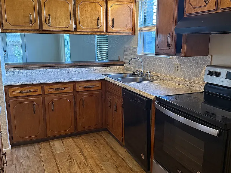 3200 Villa Pl — Photo 10
