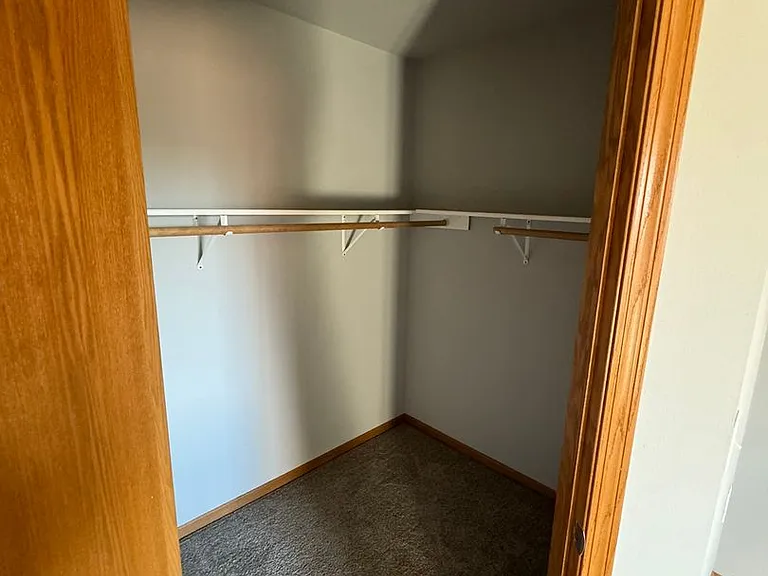 Fairhaven Court Apartments — Photo 32