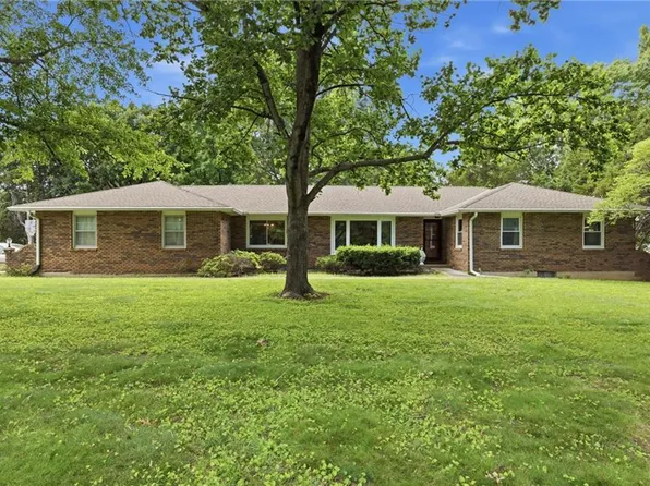 15960 Nall Ave, Stilwell, KS 66085