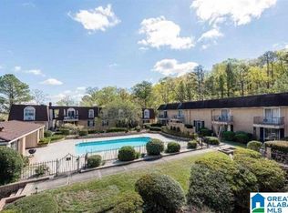 175 Old Montgomery Hwy APT D, Vestavia Hills, AL 35216