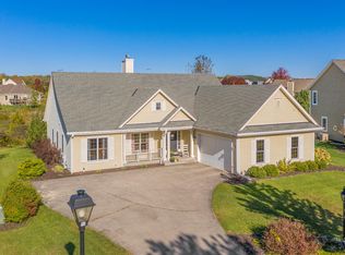 416 Ahrens Dr, Mukwonago, WI 53149