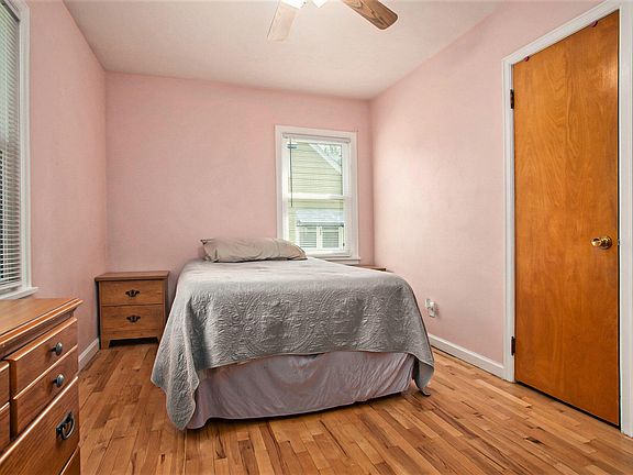 5th image of 85 Yale St