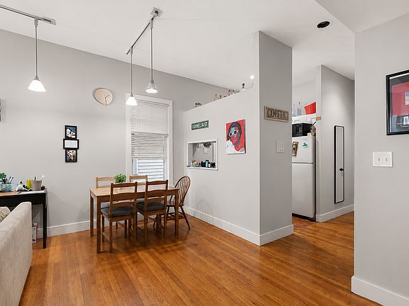 4th image of 218 Columbia St #1