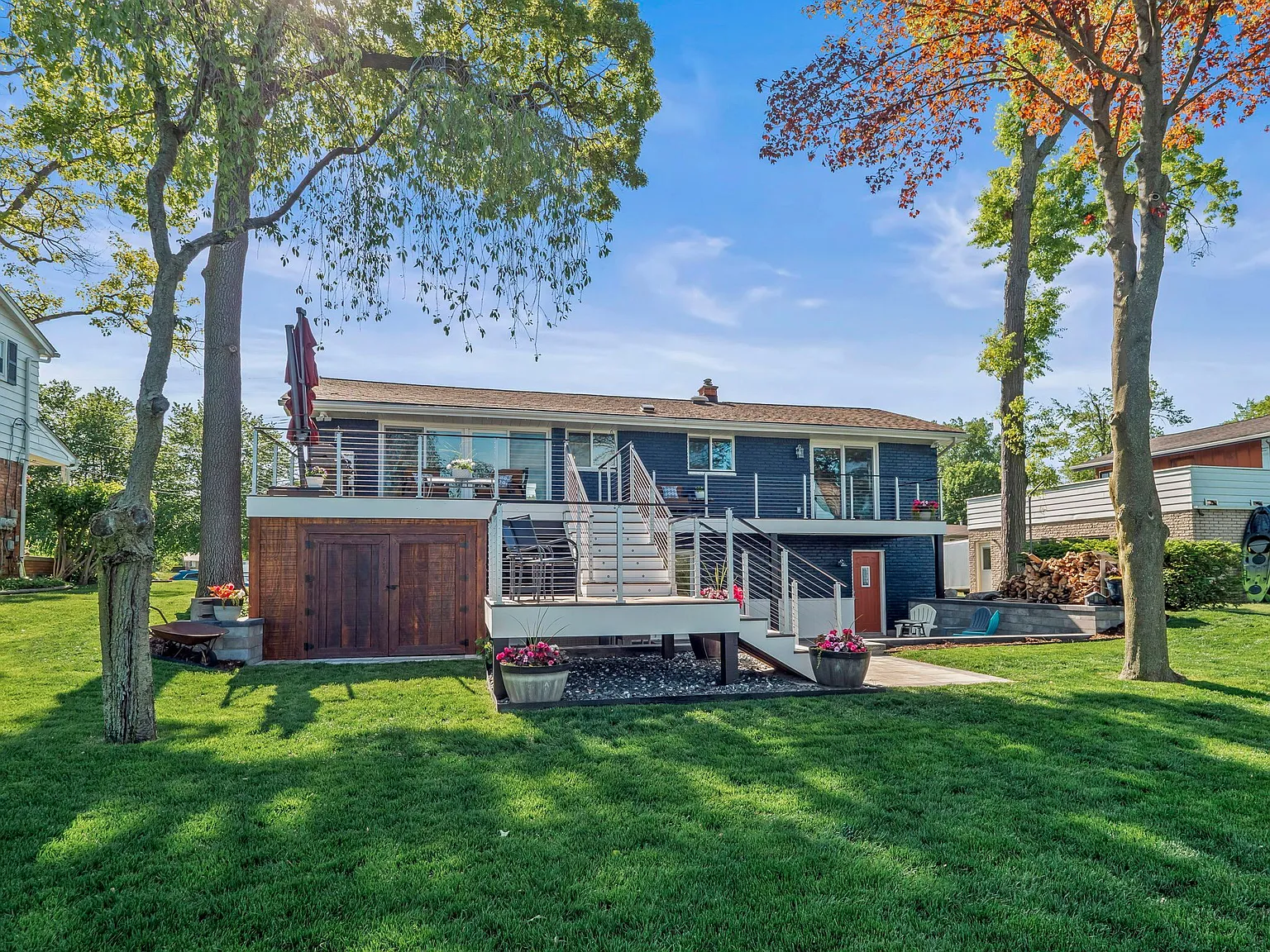 3341 Shawnee Ln photo 1