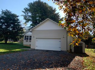 3425 Greenwood Dr, Johnson City, TN 37604