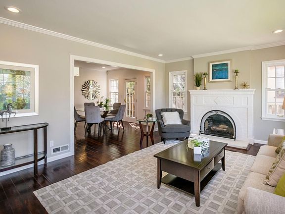 3rd image of 1467 Cabrillo Ave