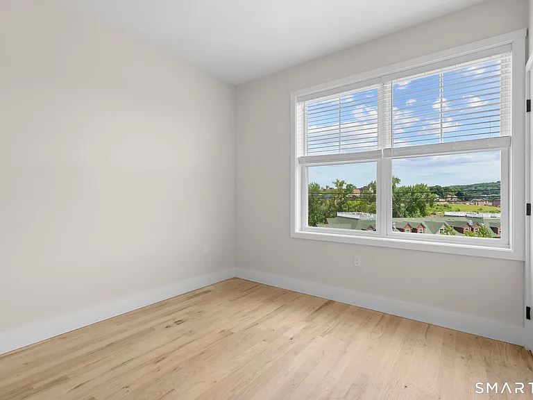 113 Canal St W #302 — Photo 32