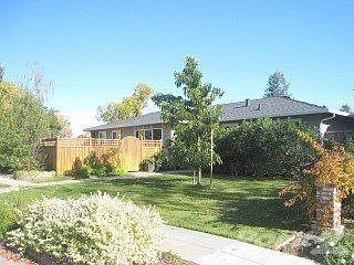 1st image of 860 Lilac Way