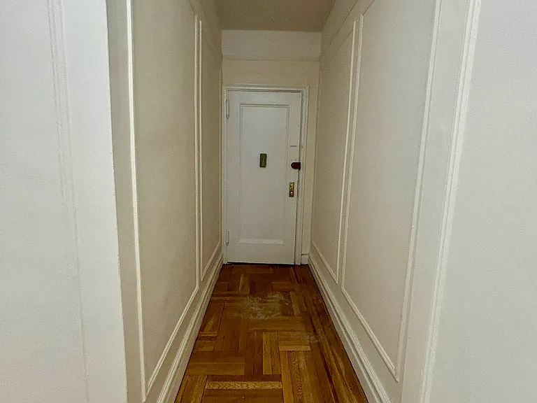860 W 181st St #47A — Photo 7