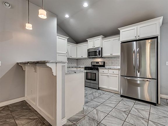 5th image of 3304 Eaglerock Ln